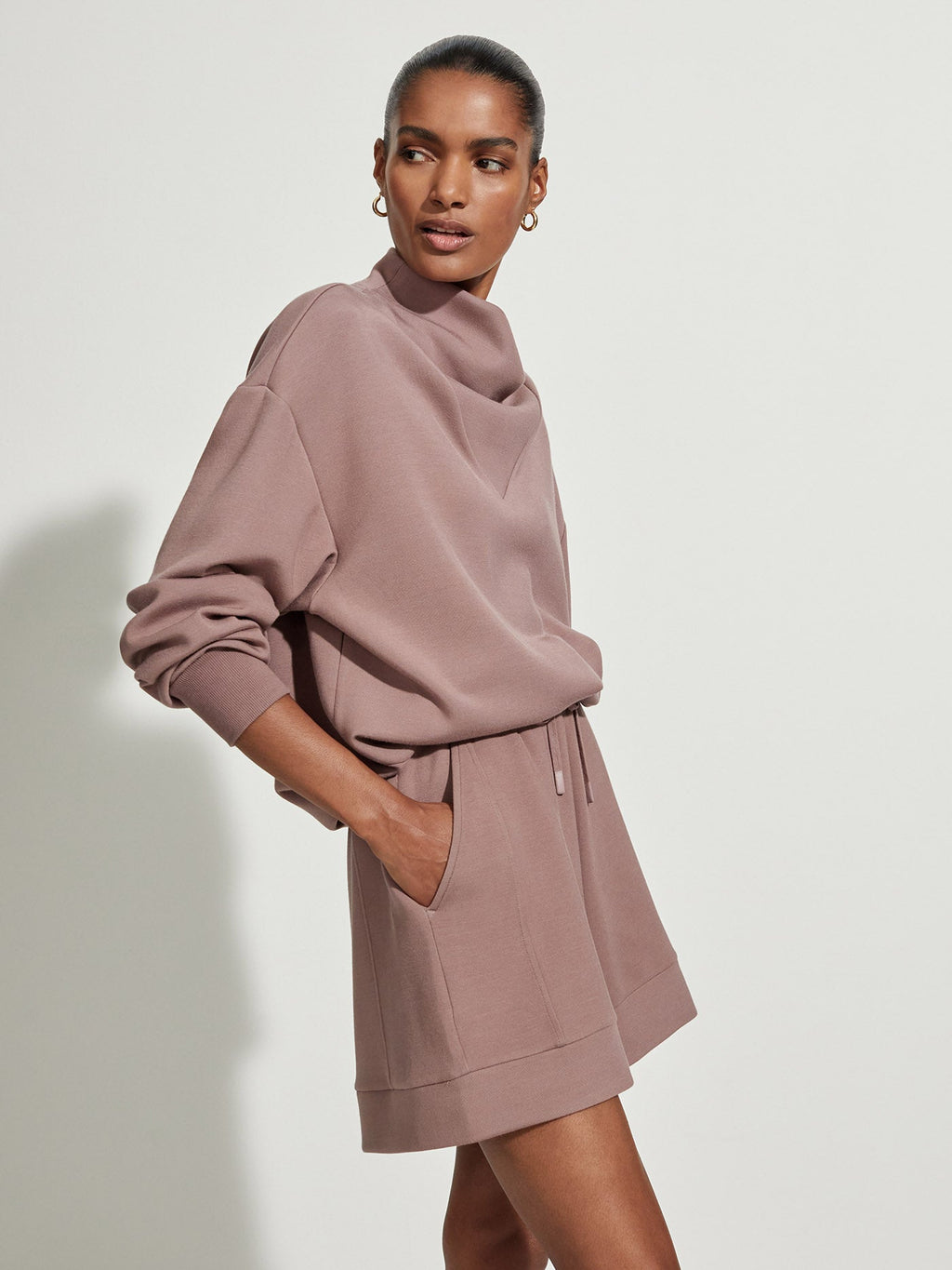 (取寄) バーリー レディース ベッツィー スウェット Varley women Betsy Sweat Antler Varley Women's Betsy Sweat Pullover | TYLER'S